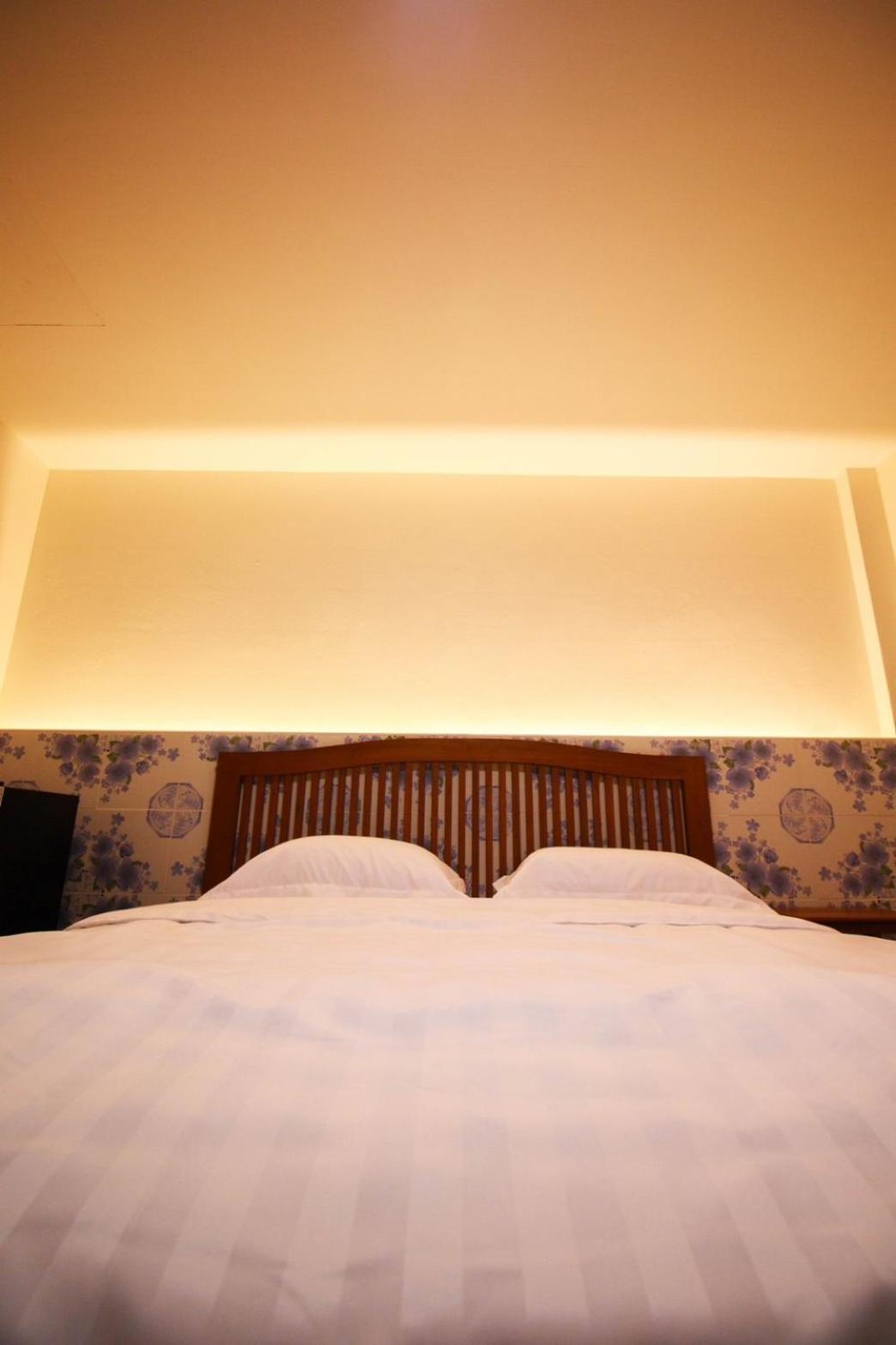 Bk Hotel Mae Sariang Exteriör bild